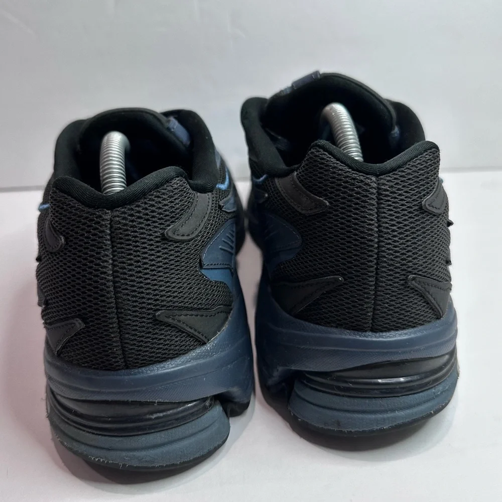 Used Men’s Adidas Orketro Black and Dark Blue Running Shoes